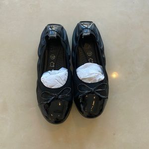 Geox Girls Leather and Patent Leather Ballet Flat Size 36/US 4